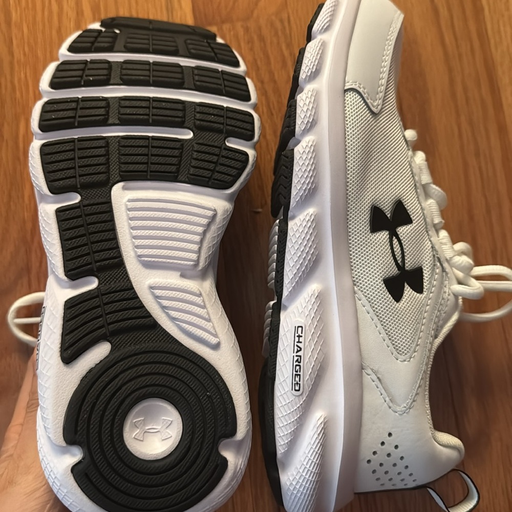 Womens Under Armour Sneakers - Picture 4 of 4